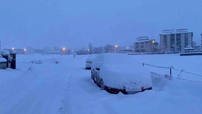 Karlıova’da 40 köy yolu ulaşıma kapandı
