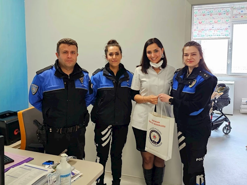 Polislerden 14 Mart Tıp Bayramı kutlaması
