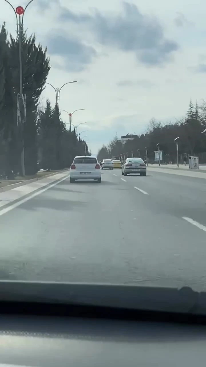 Elazığ’da trafiği tehlikeye atan sürücülere ceza
