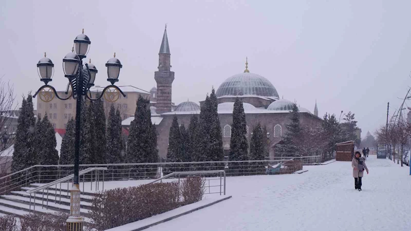 Erzurum’da Mart kapıdan baktırdı
