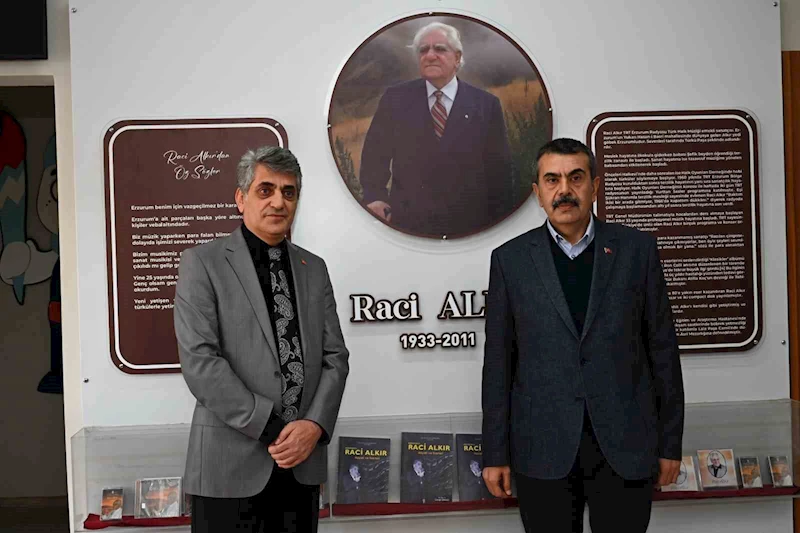 Bakan Tekin; “Raci Alkır Erzurum için bir değerdir”
