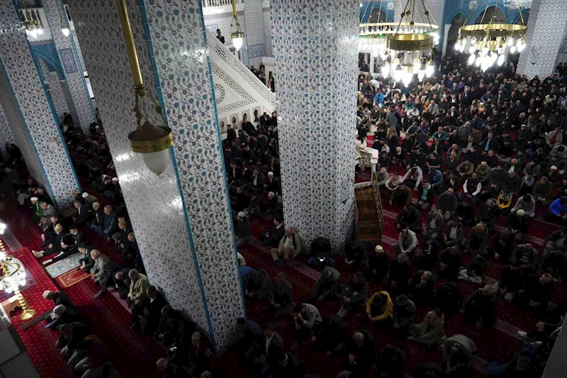 Türkiye’de ilk bayram namazı Iğdır’da kılındı
