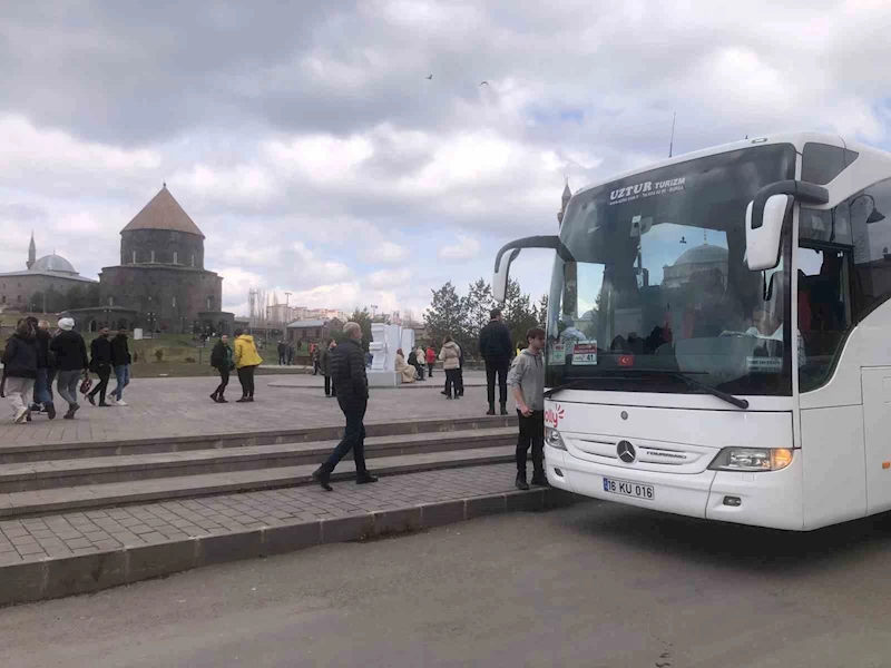 Kars’ta bayramda turist yoğunluğu
