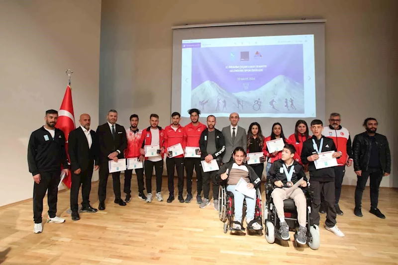 AİÇÜ’de IC Vakfı 19 Mayıs Geleneksel Spor Ödülleri töreni düzenlendi
