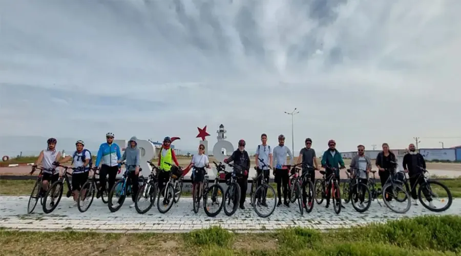 Pedallar Van Gölü İçin Dönüyor: Aktivistler, Kirliliğe Karşı Bisikletleriyle Mesaj Verdi