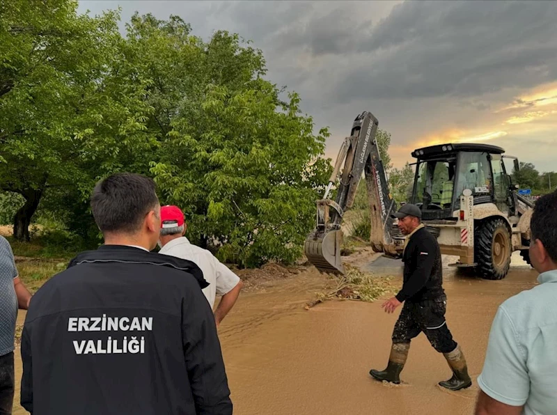 Erzincan’da sağanak yağış etkili oldu
