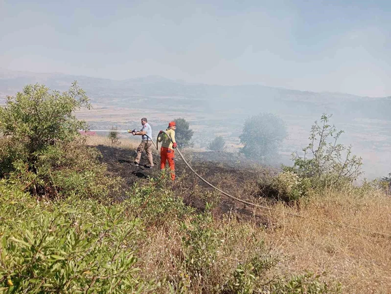 Bingöl’de çıkan yangın ormanlık alana sıçramadan söndürüldü
