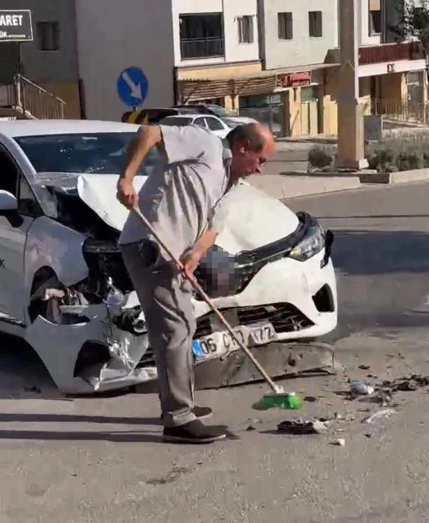 Elazığ’da otomobil ile minibüs çarpıştı: 1 yaralı
