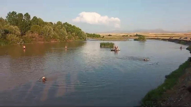 Serinlemek için suya giren 3 çocuktan biri kurtarıldı, biri öldü
