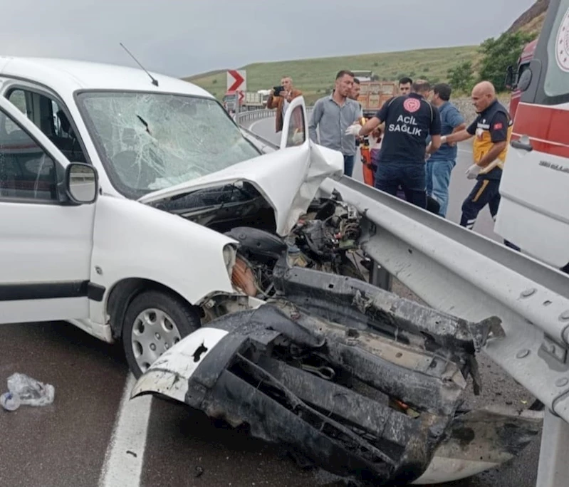 Aşkale’de zincirleme trafik kazası: 4 yaralı
