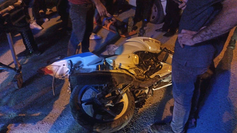 Hafif ticari araç ile motosiklet çarpıştı: 1 yaralı
