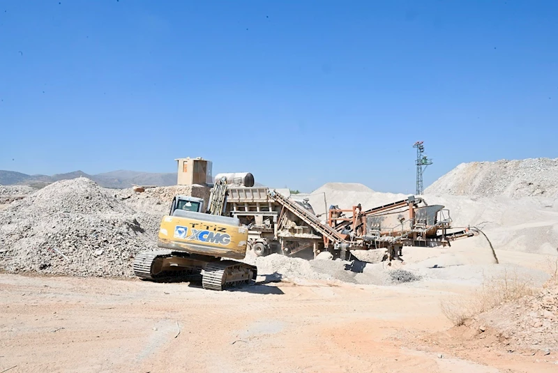 Başkan Geçit, beton santralini yeniden belediyeye kazandırdı
