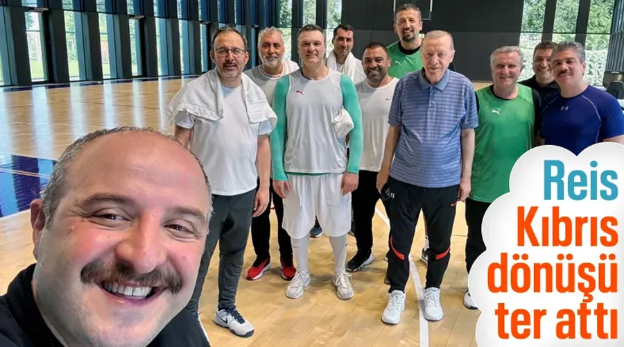 Cumhurbaşkanı Erdoğan, KKTC dönüşü milletvekilleriyle basketbol maçı yaptı