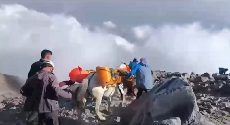 Ağrı Dağı’nda hayatını kaybeden dağcıların cenazeleri 5 gün sonra indirildi
