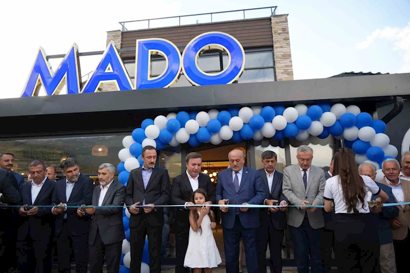 Açılışı yapılan Mado & Cafe Restorant’ın geliri öğrenciye burs, köylere yol olacak!

