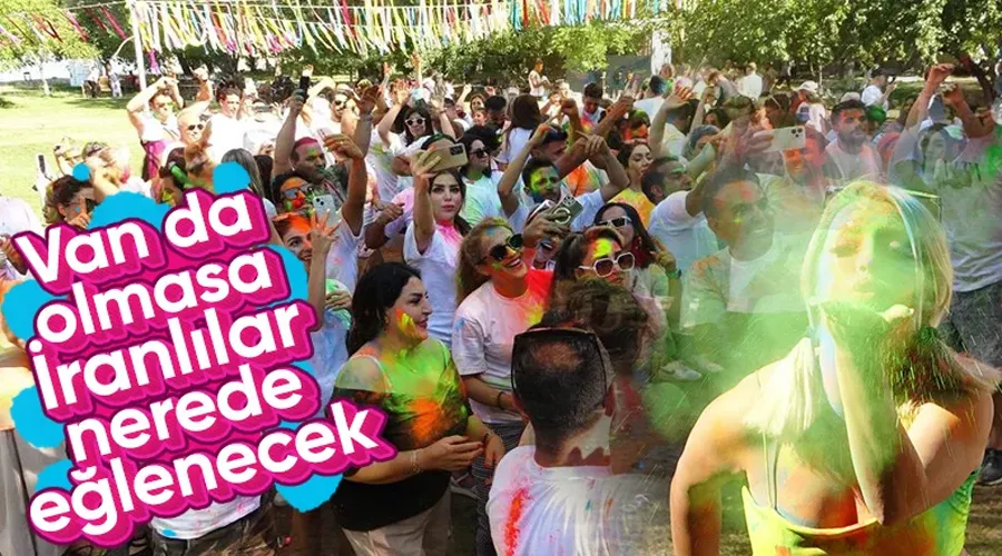 İranlılar boya ve su festivalinde doyasıya eğlendi