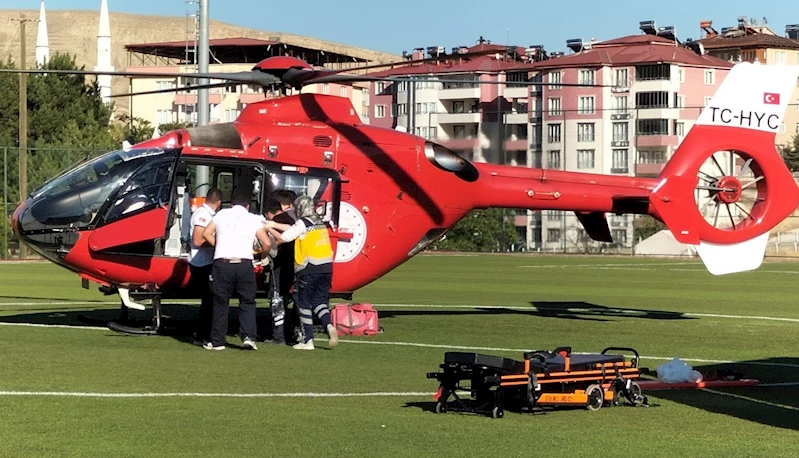 Kazada yaralanan yaya hava ambulansı ile Malatya’ya sevk edildi
