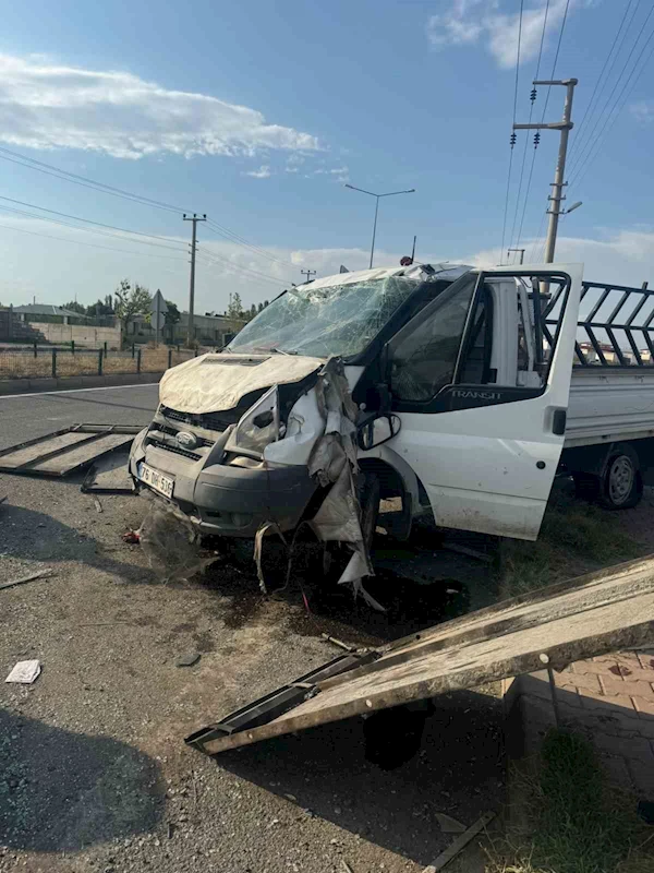 Iğdır-Doğubayazıt karayolunda trafik kazası: 3 yaralı
