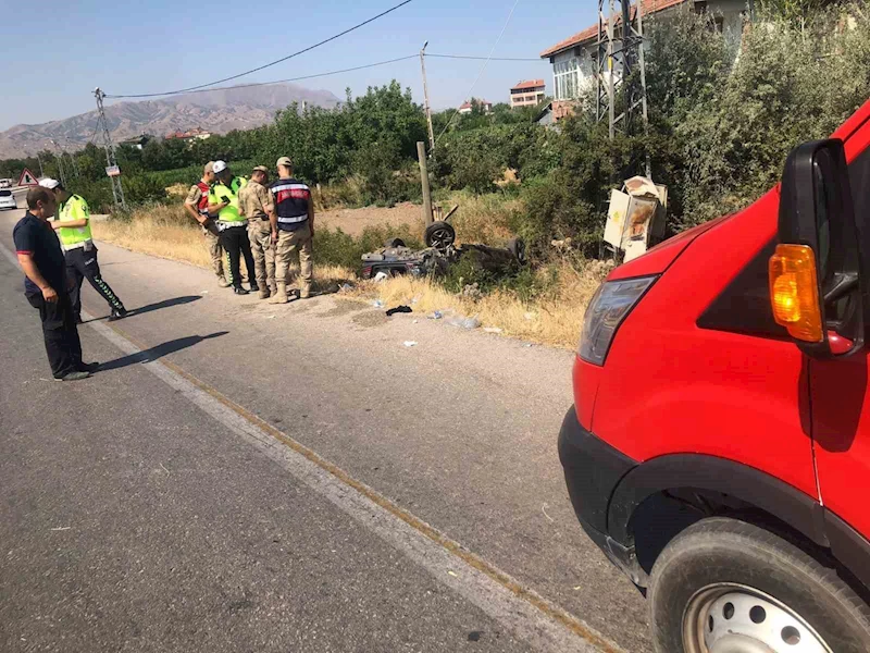 Elazığ’da otomobil takla attı: 5 yaralı
