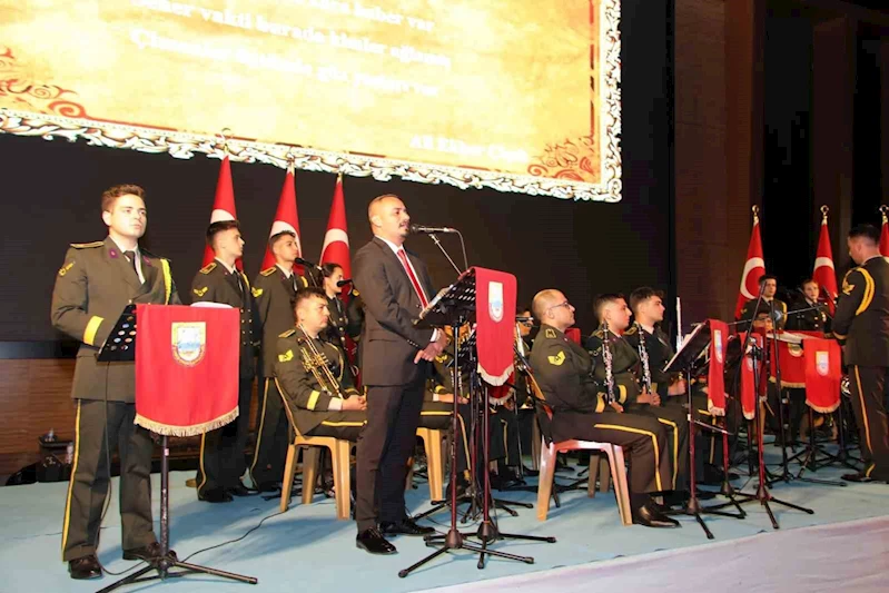 Dörtyol Meydanı’nda 3’üncü Ordu Komutanlığının tarihçesinin ele alındığı oratoryo sahnelendi
