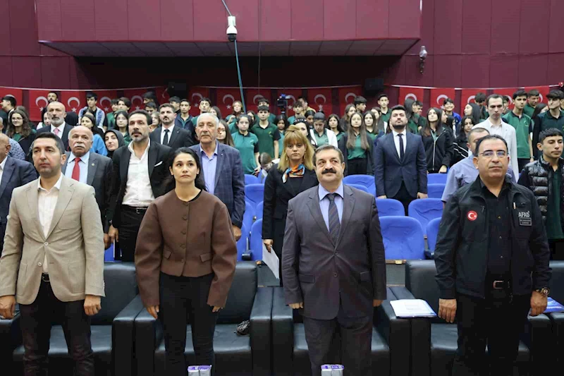 Elazığ’da ‘Deprem Bilinci ve Sivil Toplum Dayanışması’ paneli düzenlendi
