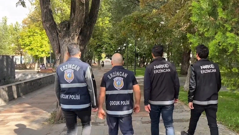 Erzincan’da polisin okul çevrelerinde denetimleri sürüyor
