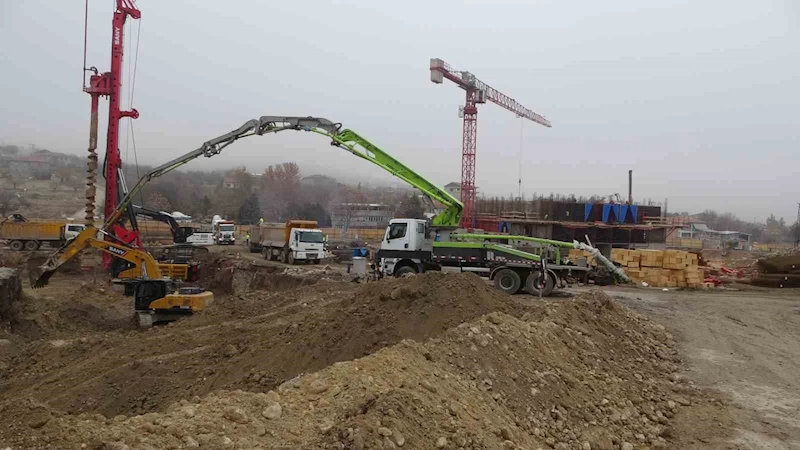 Malatya’da depremin yıktığı Başpınar’da inşaatlar yükseliyor
