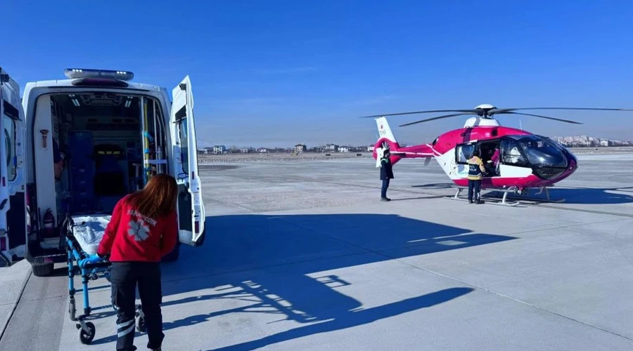 Helikopterle Yaşam Mücadelesi: Kar Engeline Rağmen Hamile Kadın Van