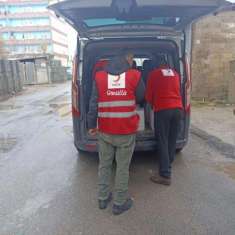 Kızılay Muş Şubesi, ihtiyaç sahiplerine yardım ulaştırmaya devam ediyor
