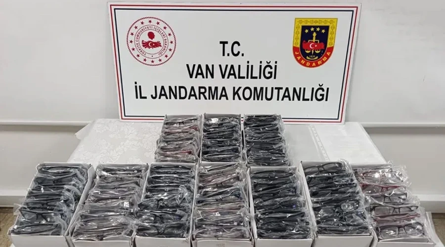 Van’da 150 bin lira değerinde kaçak 250 adet gözlük ele geçirildi