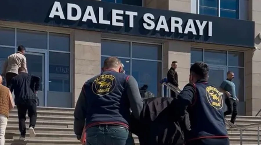 Van’da 25 yıl 9 ay hapis cezasıyla aranan yabancı uyruklu şahıs yakalandı