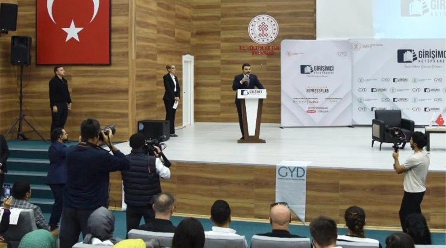 Van’da “Girişimci Kütüphanesi” Paneli Yoğun İlgi Gördü