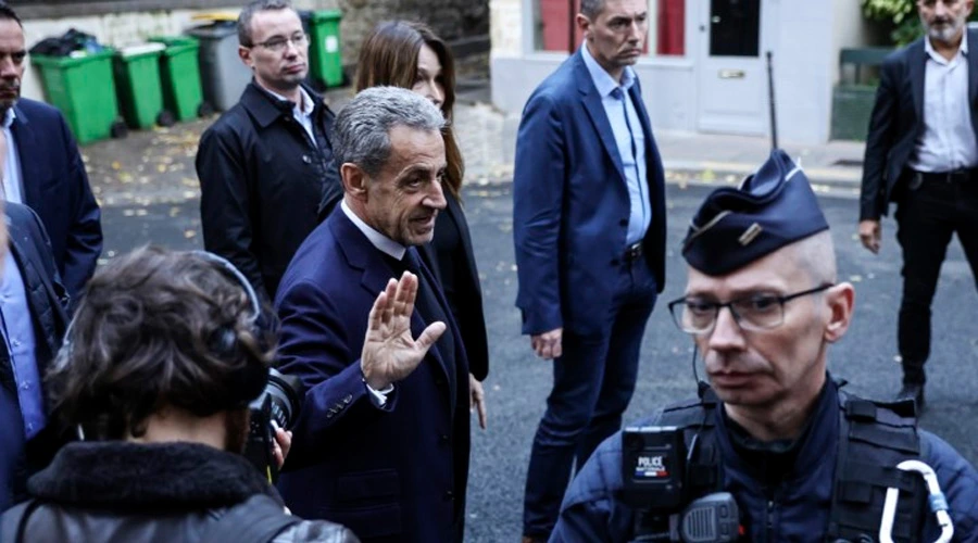 Fransa tarihinde bir ilk: Eski Cumhurbaşkanı Sarkozy hapse girdi 