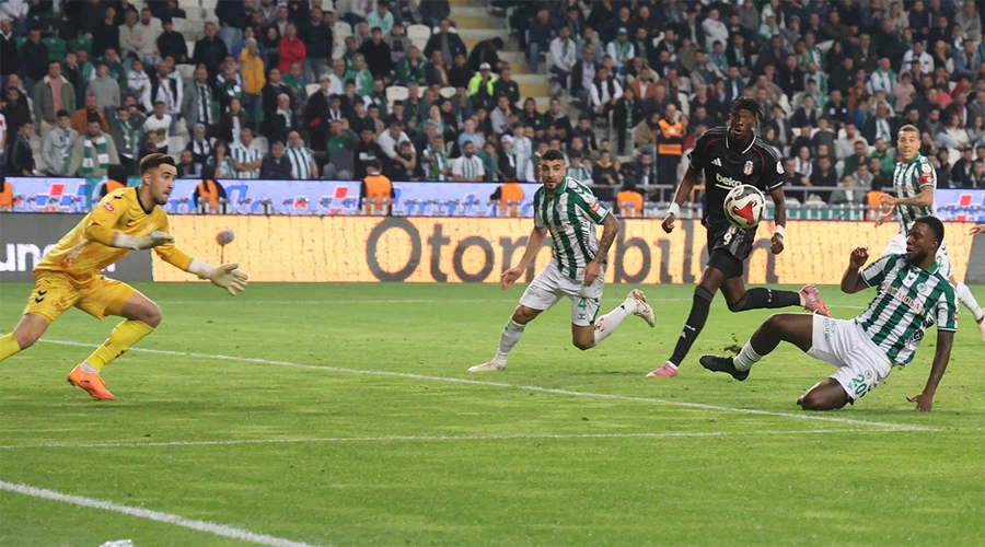 Kartal, Konya engelini aştı! Beşiktaş 3 puanı 2 golle aldı 