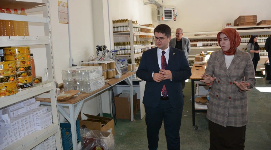 Van Edremit Kaymakamı Özdemir, İŞGEM’deki Girişimcileri Ziyaret Etti: Yerel Üretim ve İnovasyon Masaya Yatırıldı