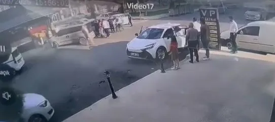 Tartıştığı sürücüye saldırdı: O anlar kamerada
