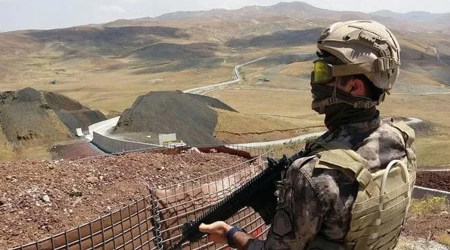 Van Sınır Hattında Tarihi Operasyon: 123 Kilo Uyuşturucu ve 881 Kaçak Yakalandı