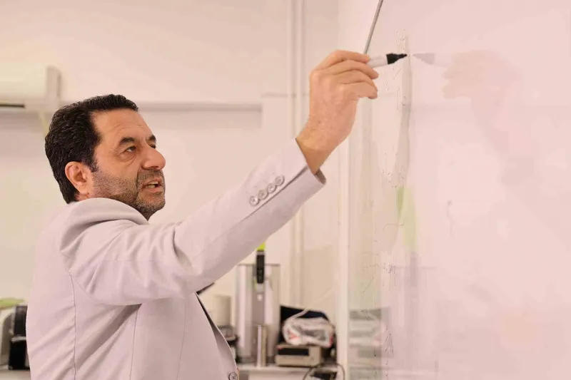 Prof. Dr. Fahrettin Yakupanoğlu; 