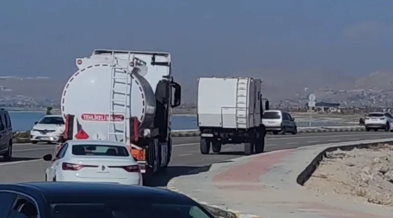 Van’da sahil yolu çökme tehlikesiyle karşı karşıya