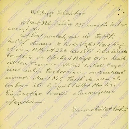 Erzurum Valisine İstiklal Madalyası
