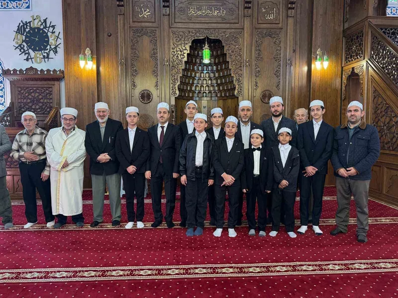 Kur’an hafızlarına belge takdimi
