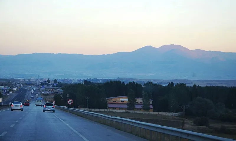 Karayollarında hız tabelalarına ayar
