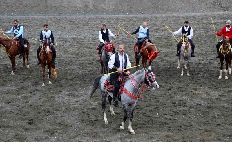 Atlı sporun asırlık geleneği Erzincan’da sürdürülüyor
