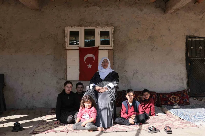 Hizan’ın 300 yıllık taş evleri belgesel fotoğraf projesiyle gün yüzüne çıkıyor
