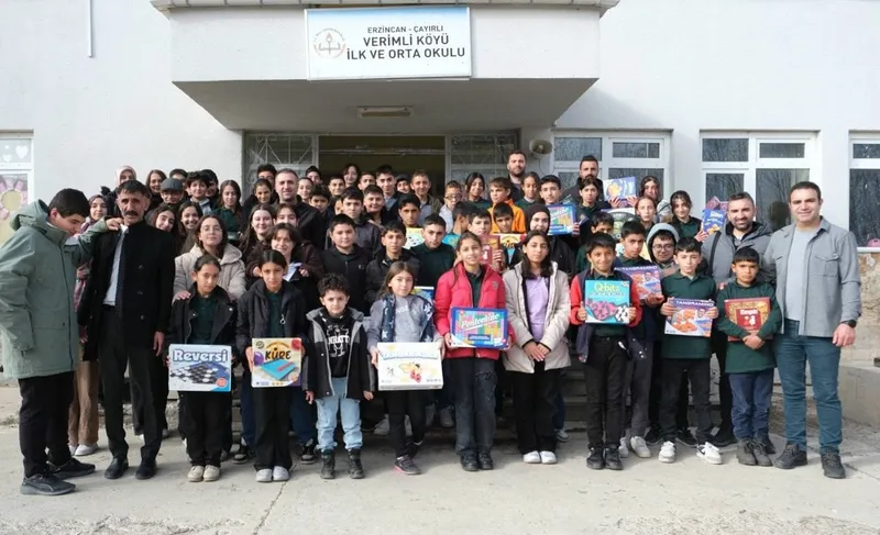 Erzincanlı öğrencilerden Verimli köyüne dostluk köprüsü
