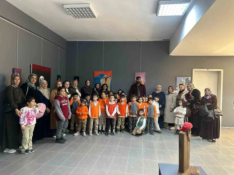 Modern çoban sergi ilgi odağı oldu
