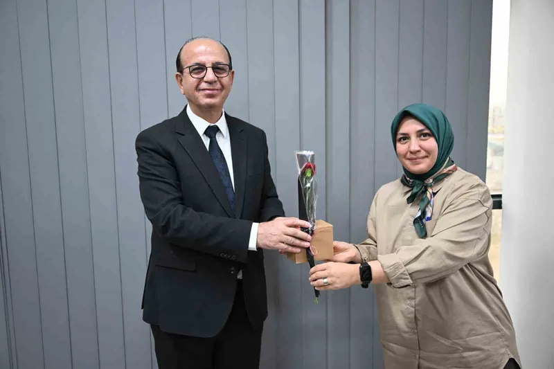 Başkan Geçit, eğitimin kahramanlarını unutmadı
