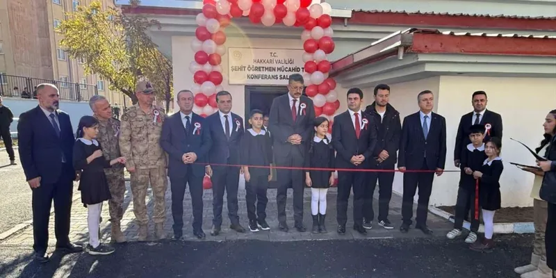 Hakkari’de 300 kişilik modern konferans salonu hizmete açıldı
