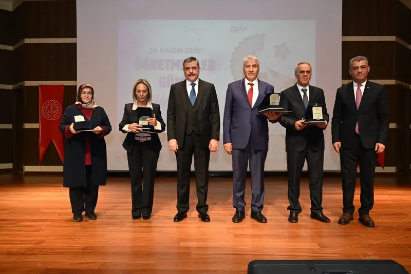 Erzurum’da 24 Kasım Öğretmenler Günü kutlaması
