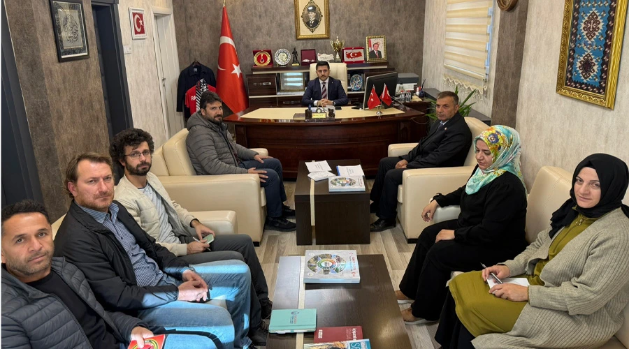Özalp Kaymakamı Rahmi Bulut, Hızır Van Şefkat Elçileri ile Önemli Toplantıya Başkanlık Etti